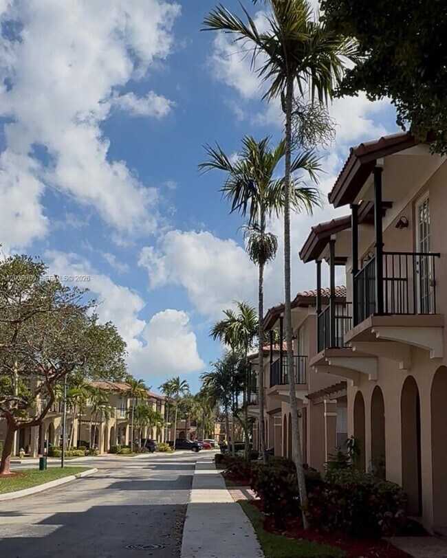 Building Photo - 6959 Julia Gardens Dr