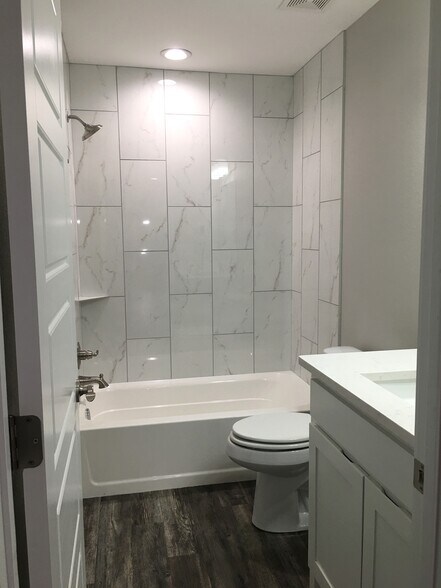 Building Photo - 709 W Woodard St