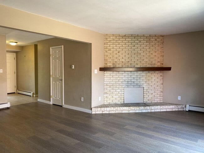 Building Photo - 1625 W Elizabeth St