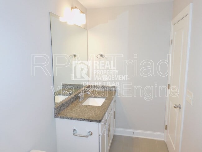 Building Photo - 6826 Magnolia Pk Ct