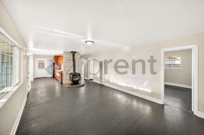 Building Photo - 12077 Sand Ave