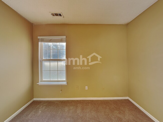 Building Photo - 219 Ashridge Way