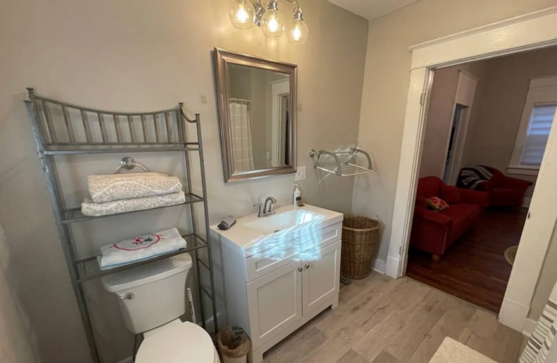 Building Photo - 506 W 48th St