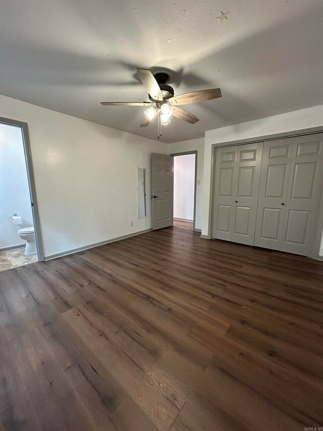 Building Photo - 428 Plum Hollow Blvd