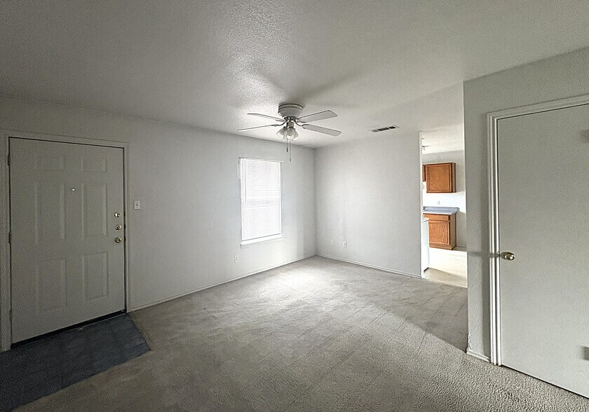 Building Photo - 1706 Windward Dr