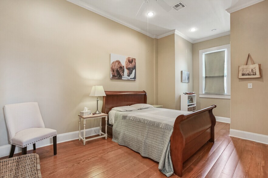 Building Photo - 5417 Danneel St