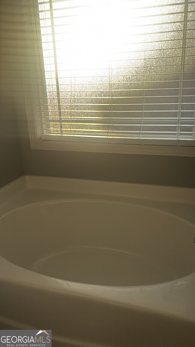 Building Photo - 303 S Charity Ln