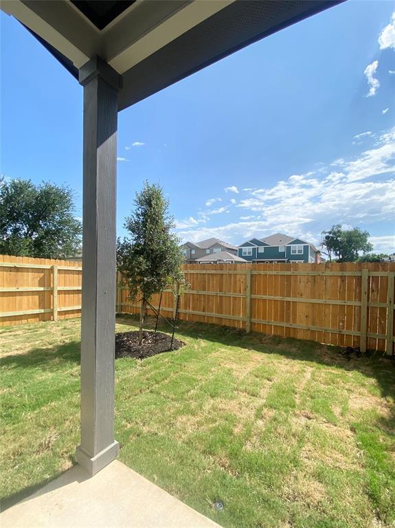 Building Photo - 700 Horseshoe Dr