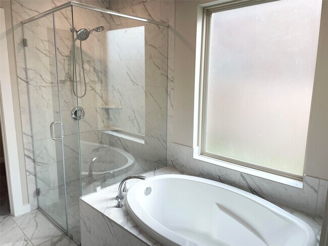 Building Photo - 4927 Shore Arbor Ln