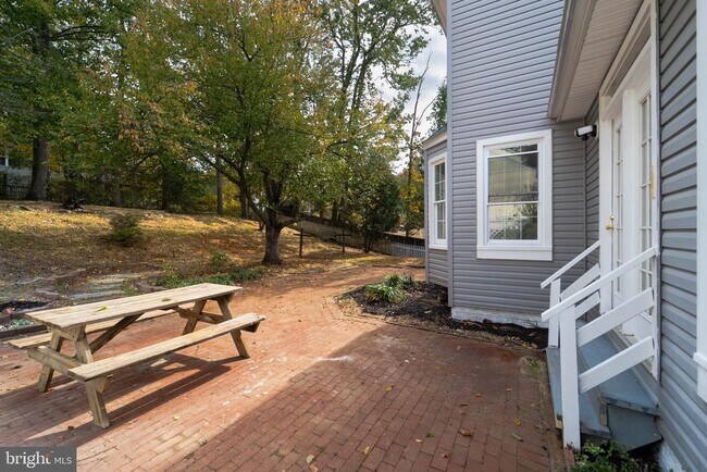 Building Photo - 3244 Titanic Dr