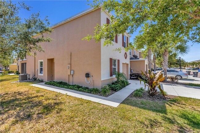 Building Photo - Beautiful, Clean and ready for move in 3/3/1cg Townhouse