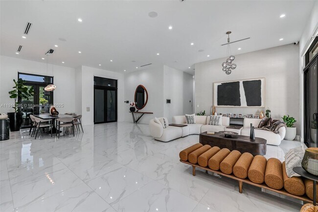 Building Photo - 250 NW 129th Ave