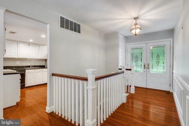 Building Photo - 9622 Cinnamon Creek Dr