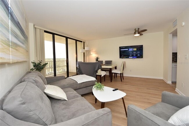 Building Photo - 3580 S Ocean Shore Blvd