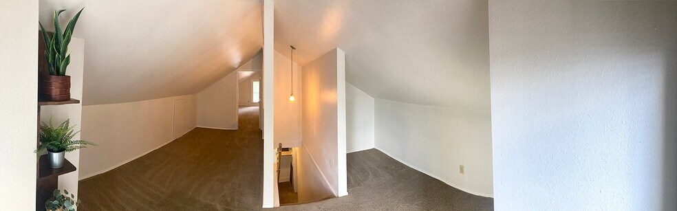 Building Photo - 6021 NW 60th Ave