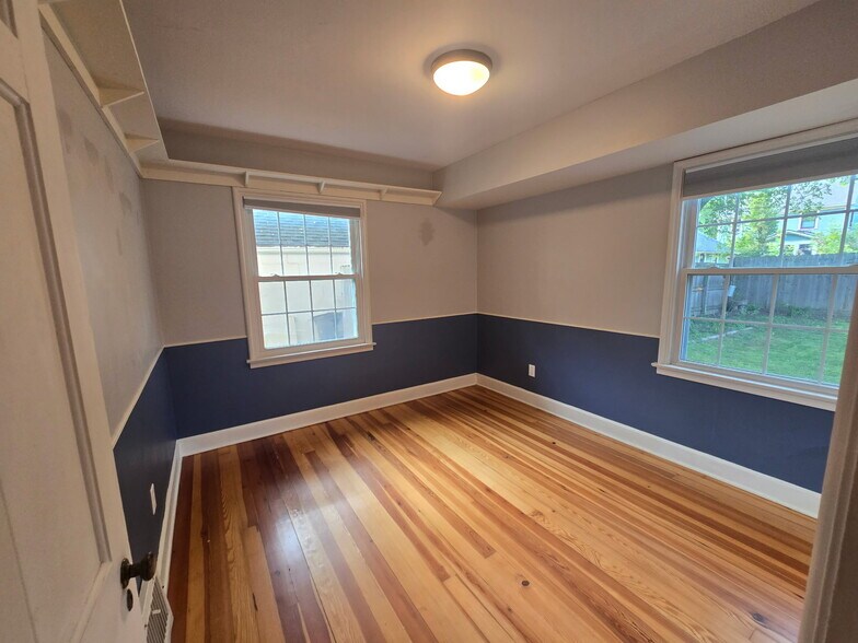 Building Photo - 1305 E Stadium Blvd