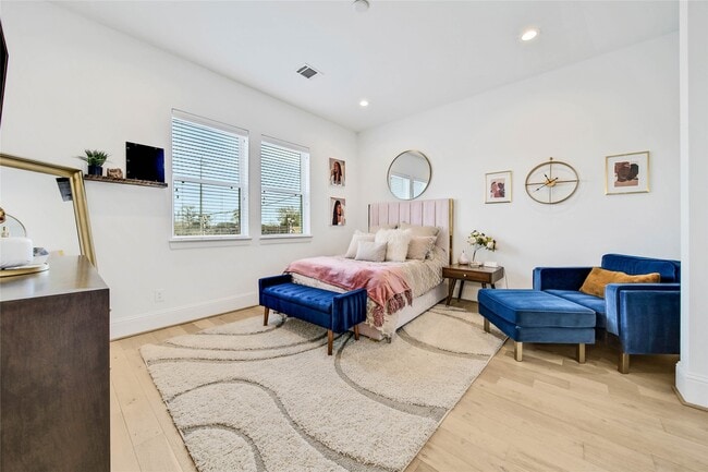 Building Photo - 1306 Laird St