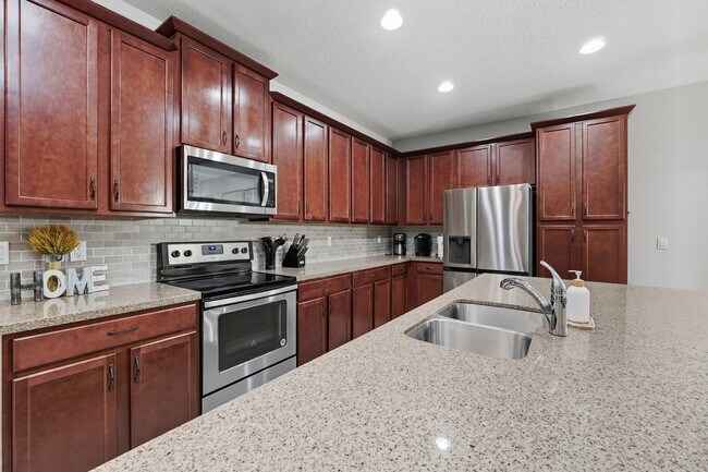 Building Photo - 1552 Carey Palm Cir