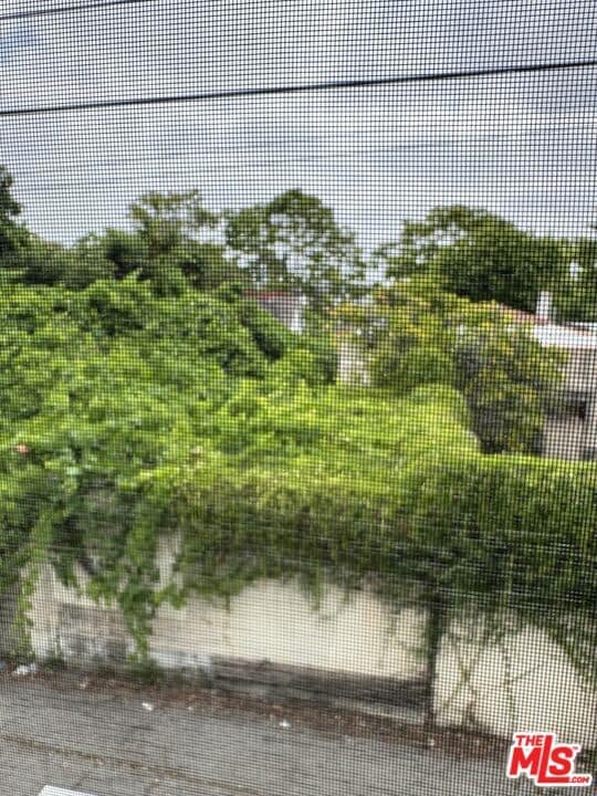 Building Photo - 428 S Doheny Dr