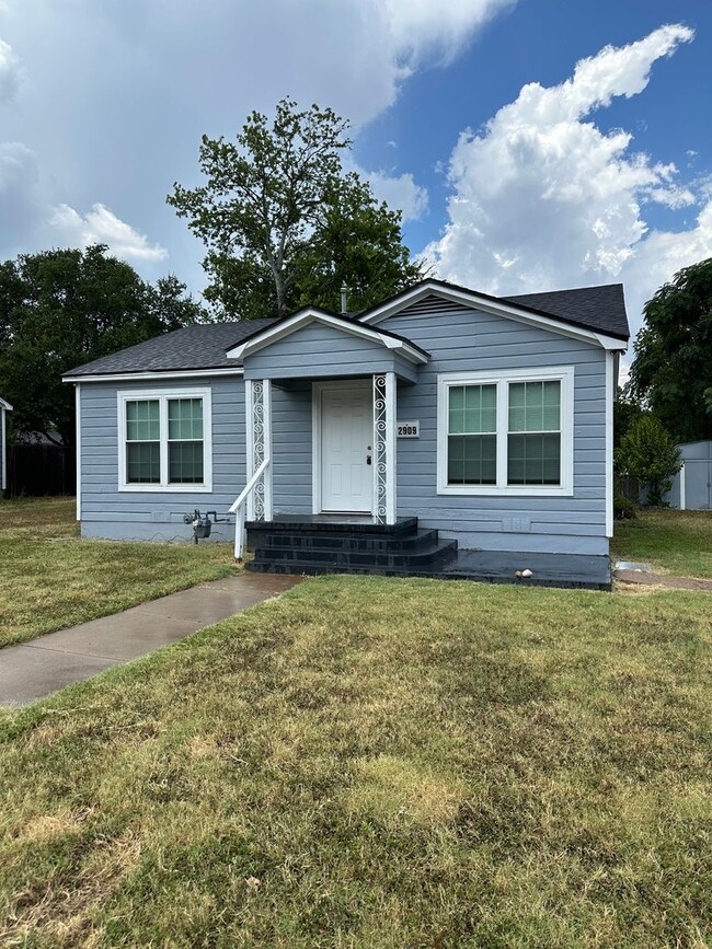 Building Photo - Charming 2/1 in Waco