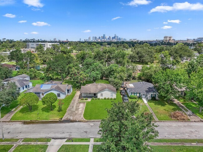 Building Photo - 4815 Arvilla Ln