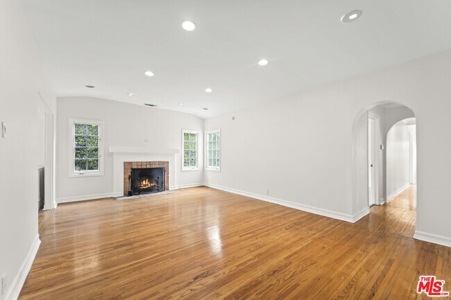 Building Photo - 11320 Homedale St