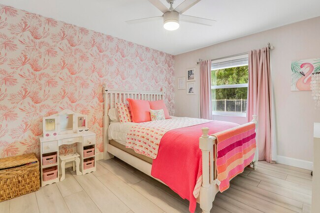 Building Photo - 15866 Alexander Run