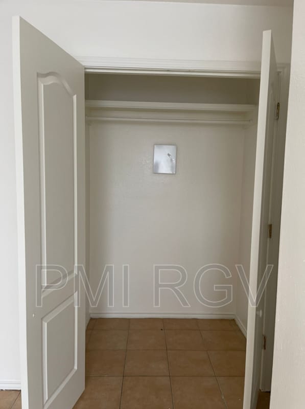 Building Photo - 1503 E Coyote St