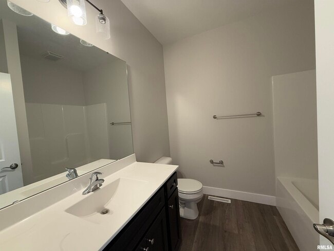Building Photo - 1605 Blenheim Dr