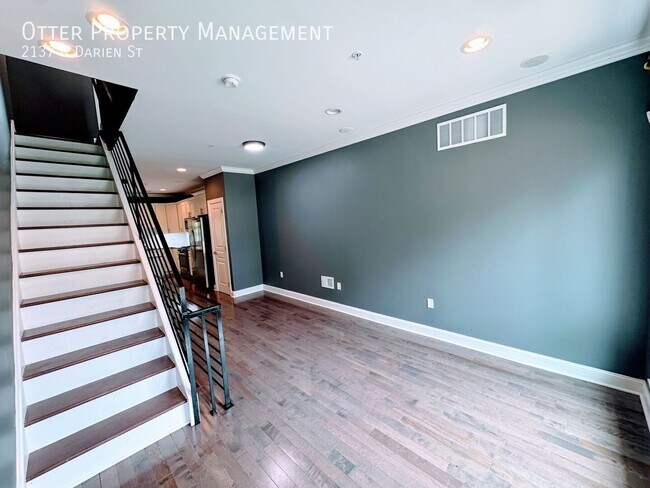 Building Photo - 2137 N Darien St