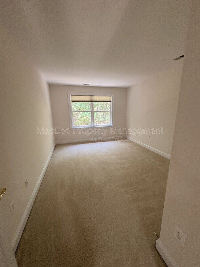 Building Photo - 10802 Cedar Creek Dr