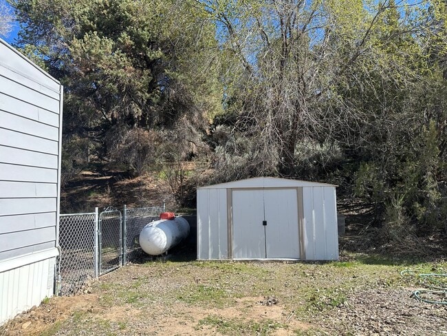 Building Photo - 1 Bedroom 1 Bathroom Mobile Home Duplex in...