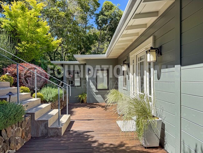 Primary Photo - Modern Mill Valley Retreat - A/C - EV - FO...