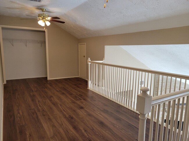 Building Photo - 4 BR Duplex Available!