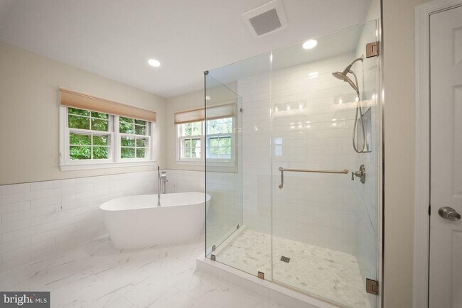 Building Photo - 5667 Lonesome Dove Ct