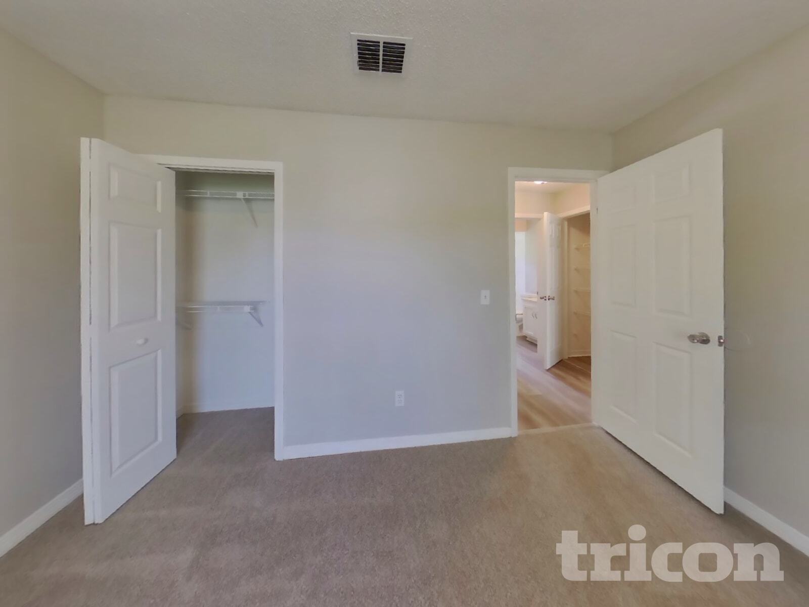 Building Photo - 2159 Acorn Manor