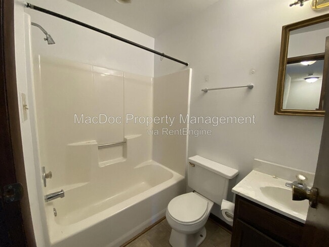 Building Photo - 5145 Cottonwood Ct