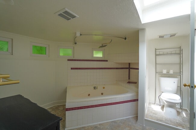 Building Photo - 2389 W Boise Ave