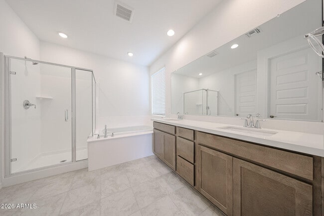 Building Photo - 14764 W Smoketree Dr