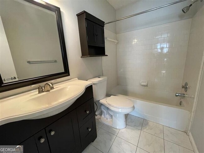 Building Photo - 2930 Governors Ct