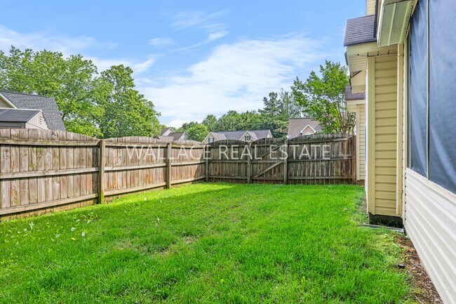 Building Photo - PRICE REDUCTION!!  FARRAGUT: TWO STORY 3 B...