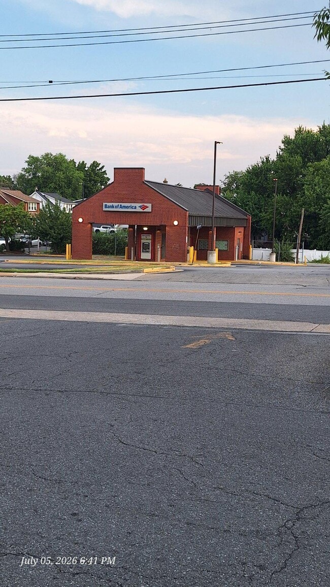 Building Photo - 3721 Frankford Ave