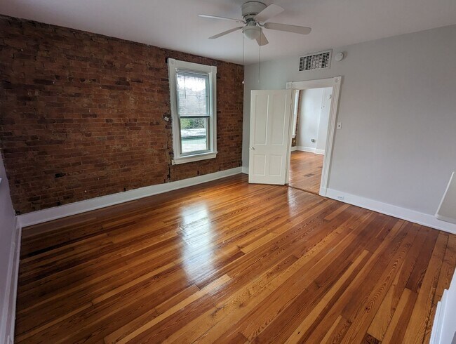 Building Photo - 225 Fosdick St