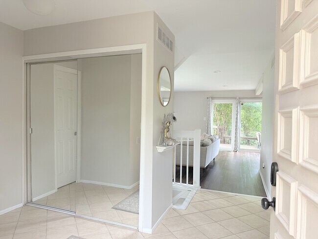 Entryway - 3045 Moon Lake Dr