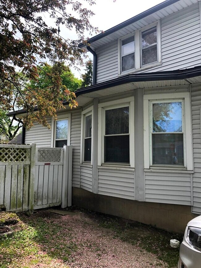Primary Photo - 1201 Brookside Ave