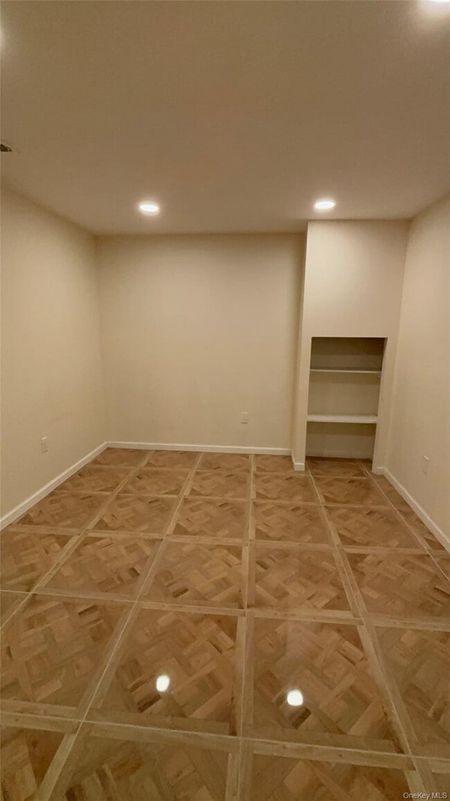 Building Photo - 127 Weatherby Ln