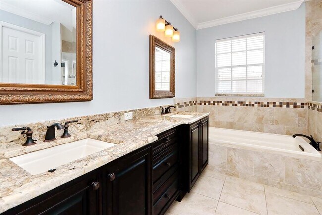 Building Photo - 2611 Espana Ct