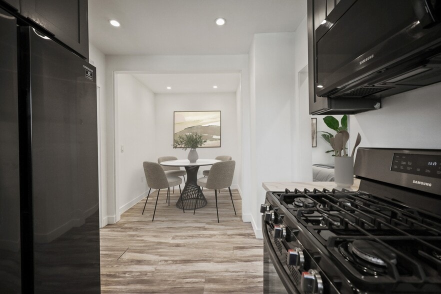 Building Photo - 1023 Tremont St