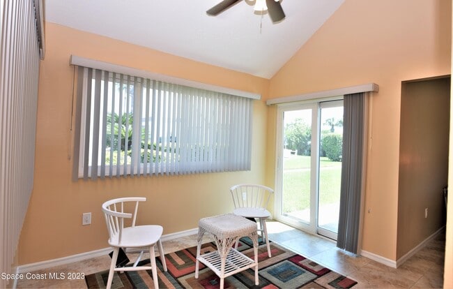 Building Photo - 1000 Ocean Park Ln