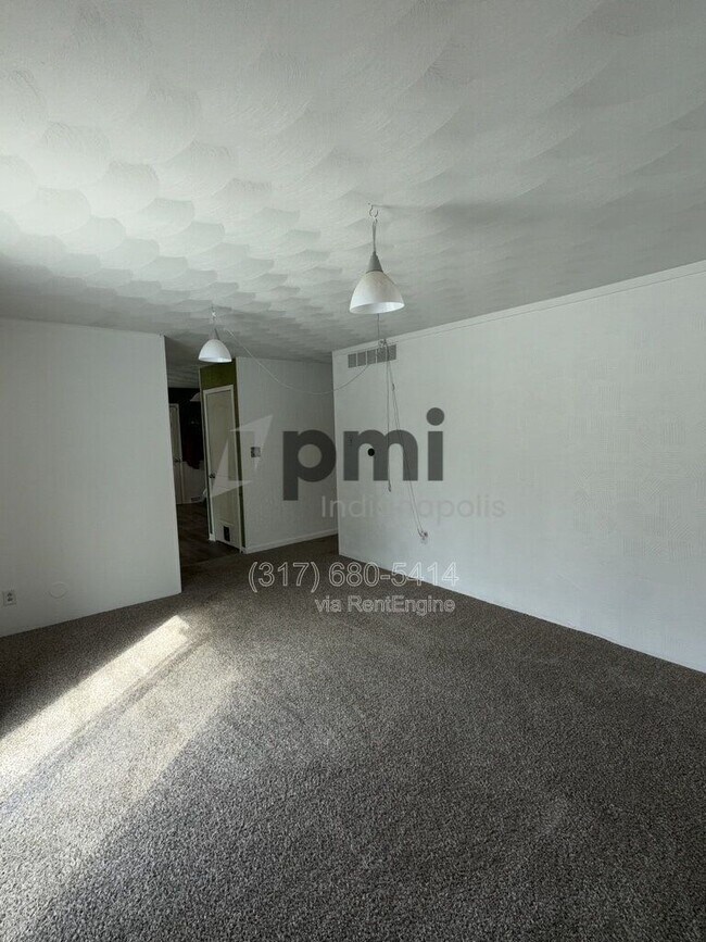 Building Photo - 635 Phaeton Pl